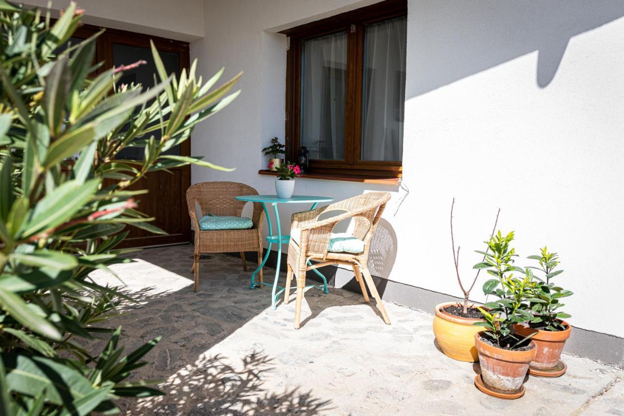 Szigligeti Mandula Kert Vendeghaz Apartment Bagian luar foto