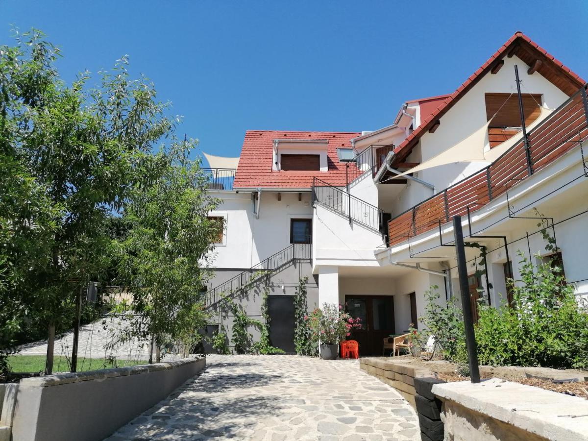 Szigligeti Mandula Kert Vendeghaz Apartment Bagian luar foto
