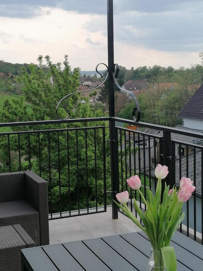 Szigligeti Mandula Kert Vendeghaz Apartment Bagian luar foto